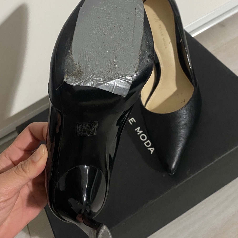 Pelle Moda high heels